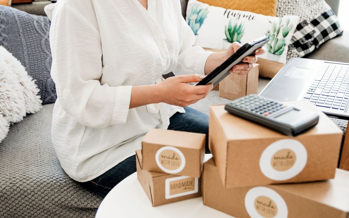 2021-02-Amazon-Coin-Criptovaluta-Mondo-Red